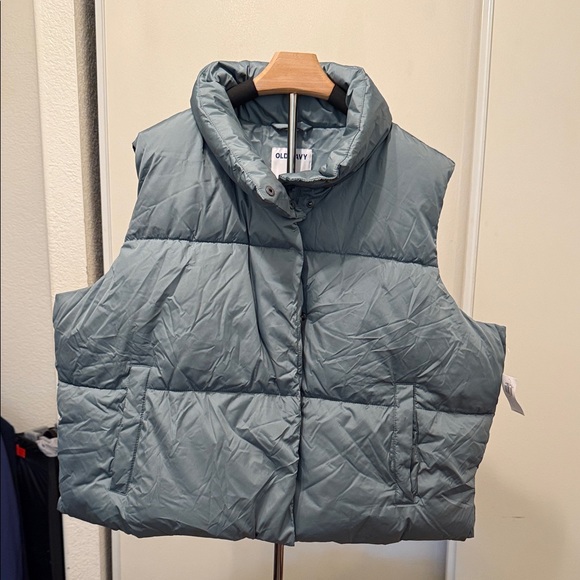 NWT Old Navy Light Green Women’s Puffer Vest Sz XL - Picture 1 of 9